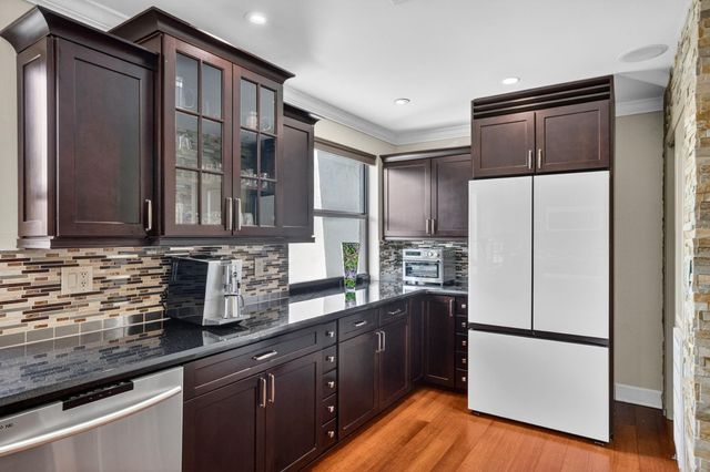 3000 NE 8th Terrace B4, Oakland Park, FL 33334