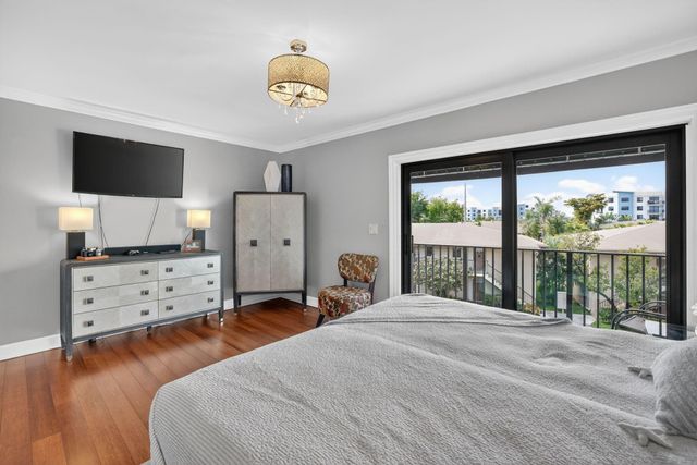 3000 NE 8th Terrace B4, Oakland Park, FL 33334