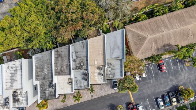 3000 NE 8th Terrace B4, Oakland Park, FL 33334