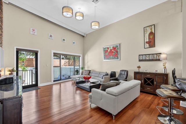 3000 NE 8th Terrace B4, Oakland Park, FL 33334