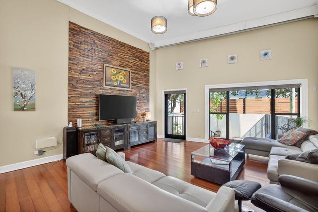 3000 NE 8th Terrace B4, Oakland Park, FL 33334