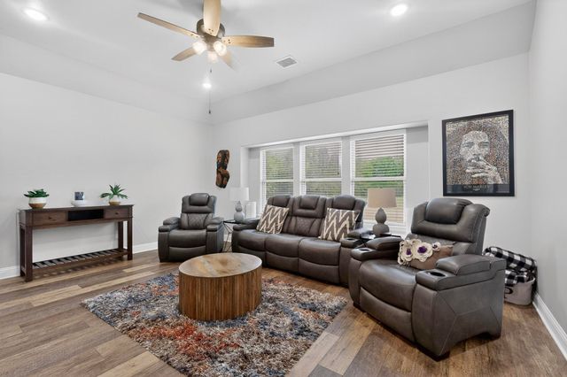 324 Ledstone Court, Rockwall, TX 75032