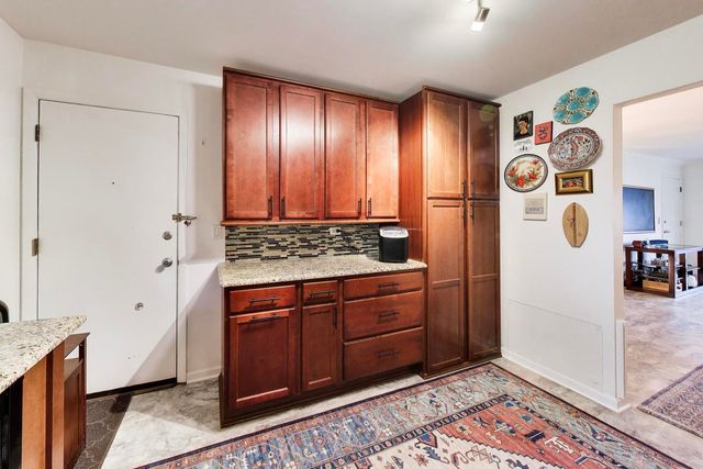900 S PLUM GROVE Road 216, Palatine, IL 60067
