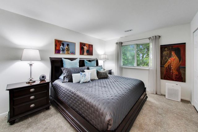 900 S PLUM GROVE Road 216, Palatine, IL 60067