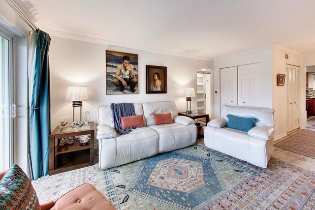 900 S PLUM GROVE Road 216, Palatine, IL 60067