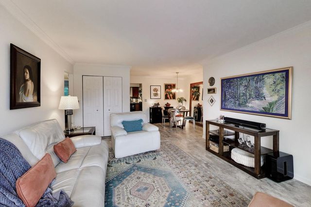 900 S PLUM GROVE Road 216, Palatine, IL 60067