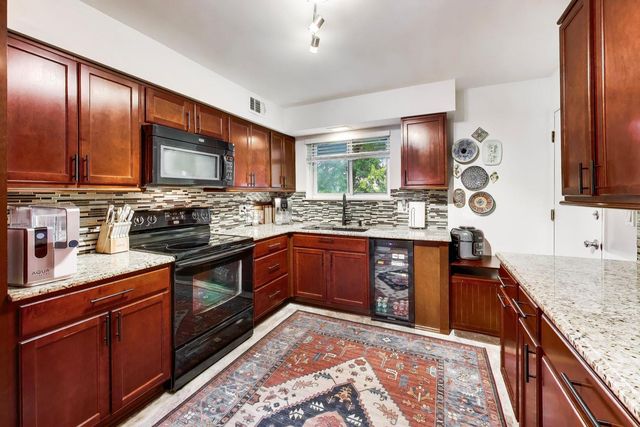 900 S PLUM GROVE Road 216, Palatine, IL 60067