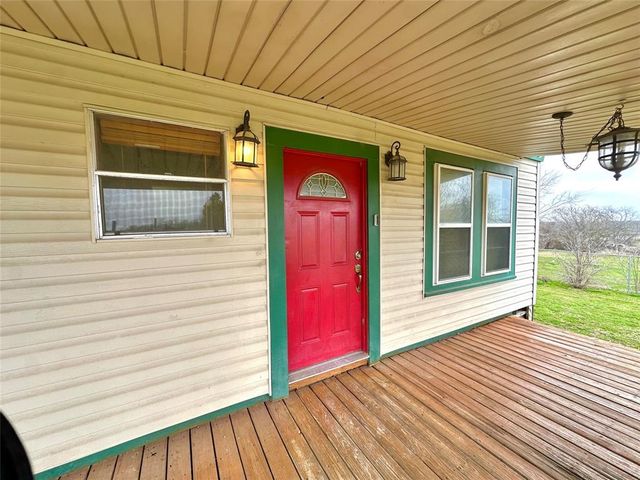 1694 Old Luling RD, Lockhart, TX 78644