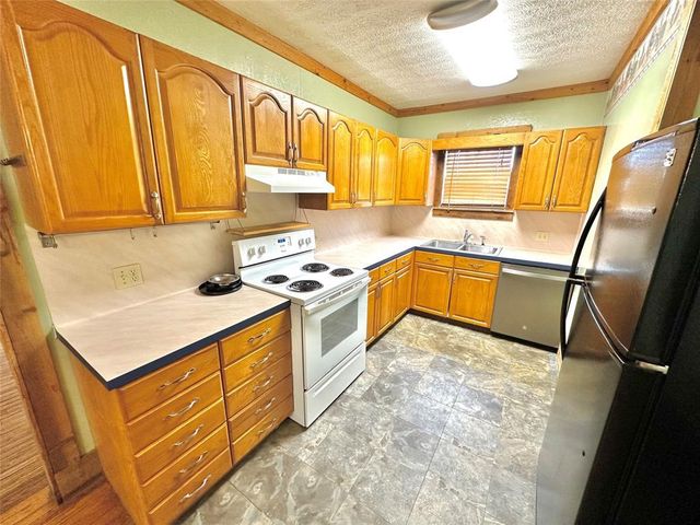 1694 Old Luling RD, Lockhart, TX 78644