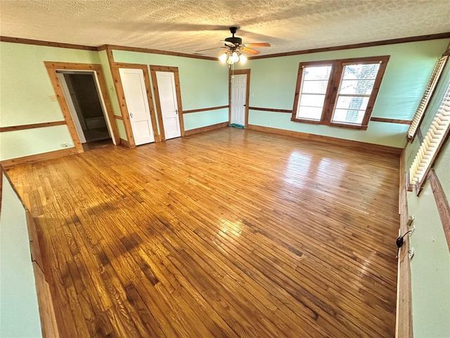 1694 Old Luling RD, Lockhart, TX 78644