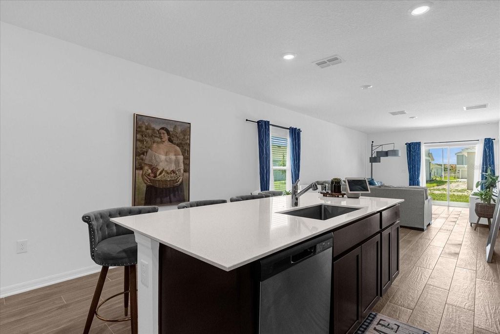 Image 5 of property listing at 622 BELL PRAIRIE CIRCLE, Lake Wales, FL 33859