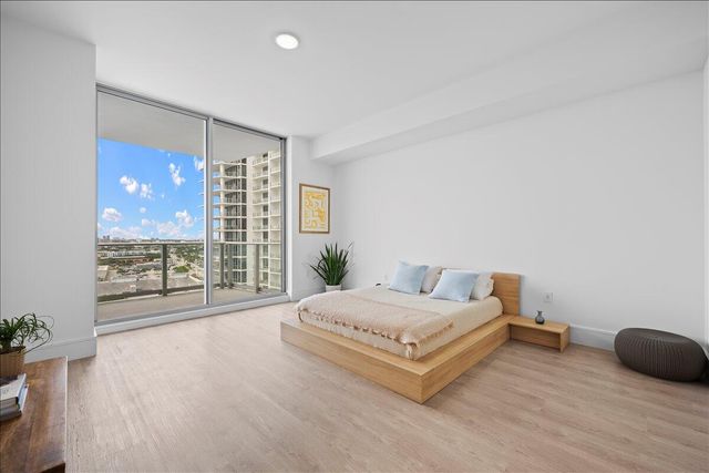 220 Lake Shore Drive 1207, Lake Park, FL 33403