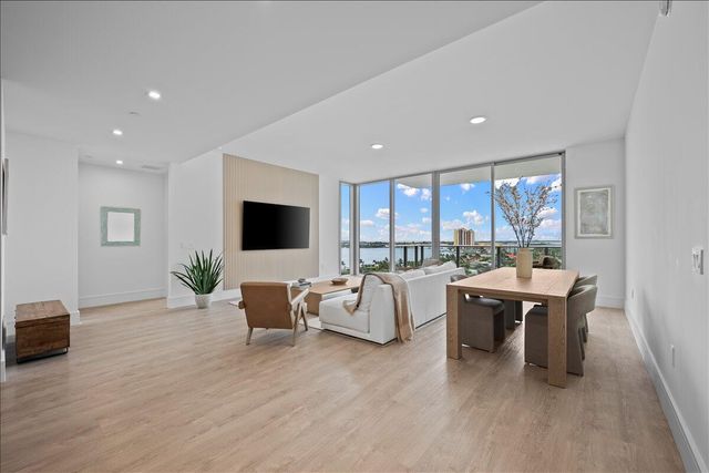 220 Lake Shore Drive 1207, Lake Park, FL 33403