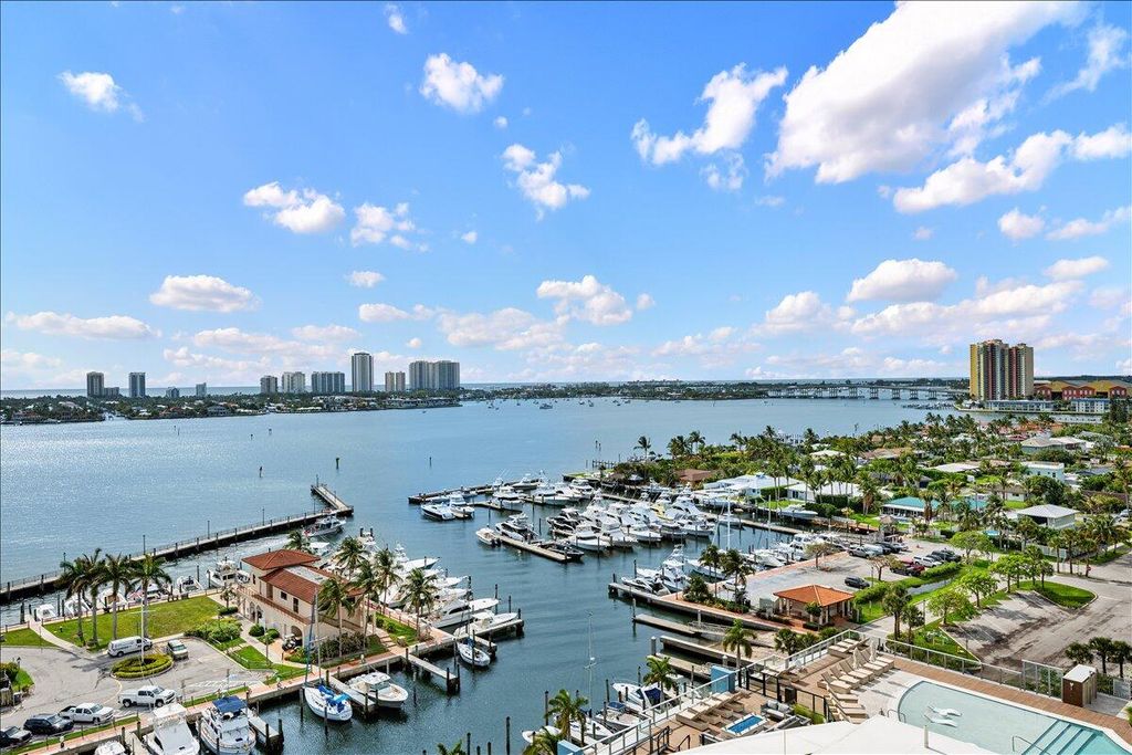 220 Lake Shore Drive 1207, Lake Park, FL 33403