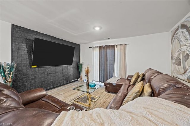 592 Tochi Court, Winston-salem, NC 27105