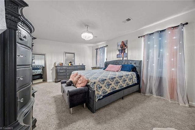 592 Tochi Court, Winston-salem, NC 27105