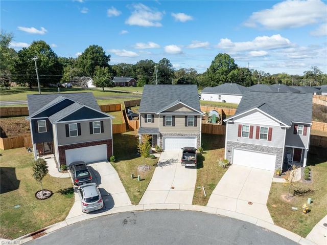 592 Tochi Court, Winston-salem, NC 27105