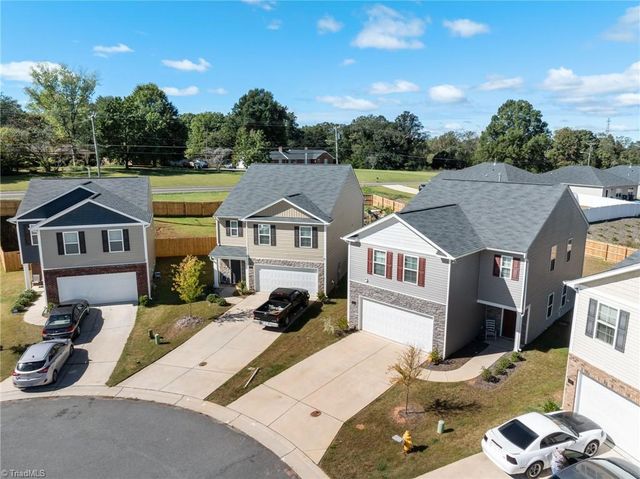 592 Tochi Court, Winston-salem, NC 27105