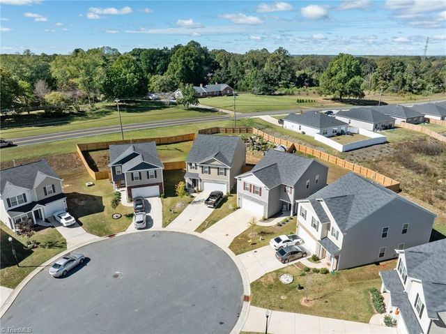 592 Tochi Court, Winston-salem, NC 27105