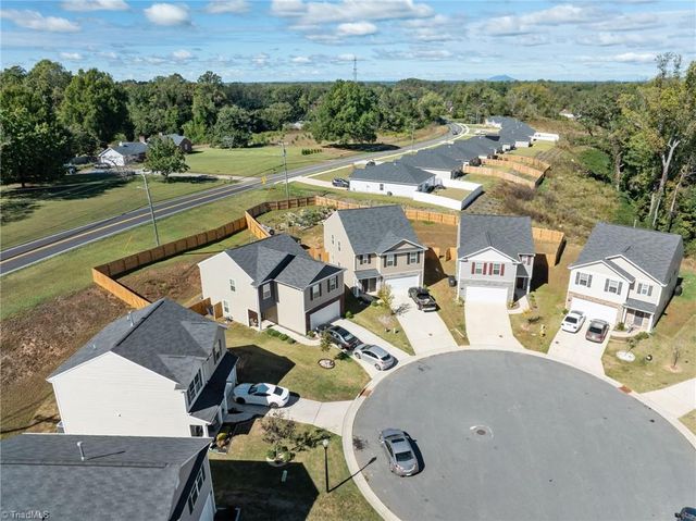 592 Tochi Court, Winston-salem, NC 27105