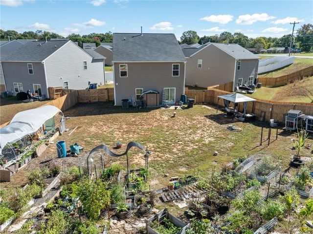 592 Tochi Court, Winston-salem, NC 27105