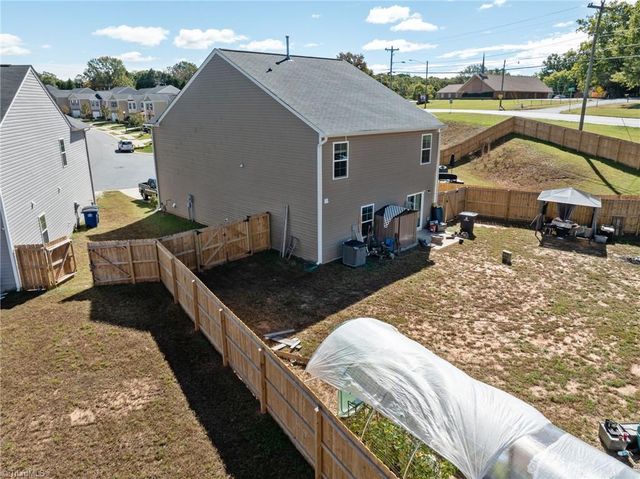 592 Tochi Court, Winston-salem, NC 27105