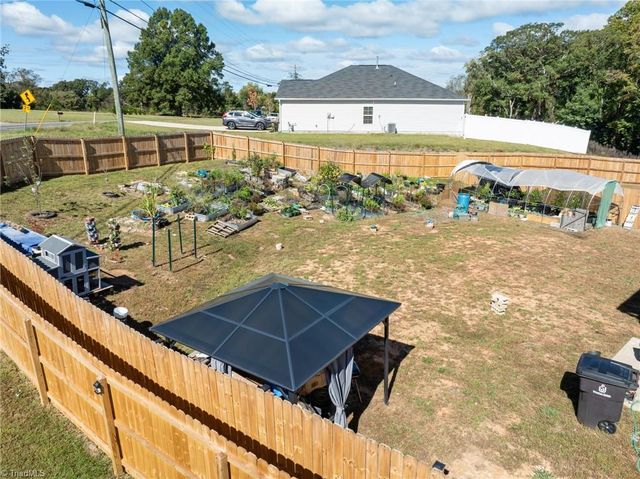 592 Tochi Court, Winston-salem, NC 27105