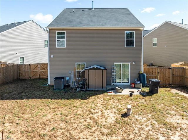 592 Tochi Court, Winston-salem, NC 27105