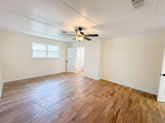 2011 N Houston Street, Fort Worth, TX 76164
