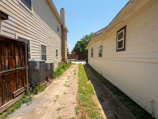 2011 N Houston Street, Fort Worth, TX 76164