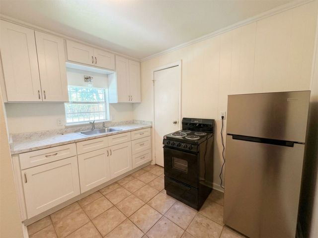 2011 N Houston Street, Fort Worth, TX 76164