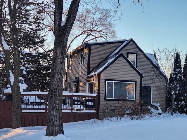 328 Clifton Drive, Round Lake Park, IL 60073