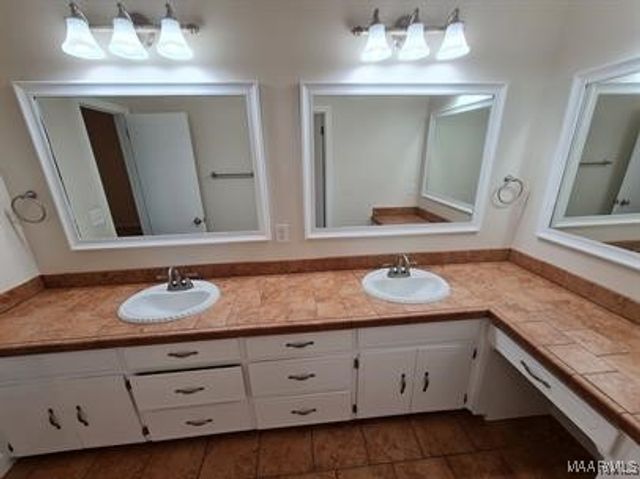 6474 Halcyon Drive, Montgomery, AL 36117