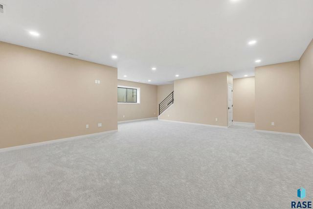 405 N Sunshine Ave Avenue, Brandon, SD 57005