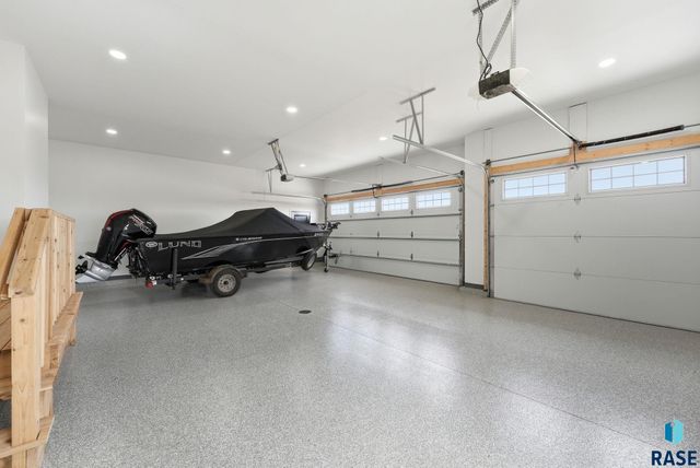 405 N Sunshine Ave Avenue, Brandon, SD 57005