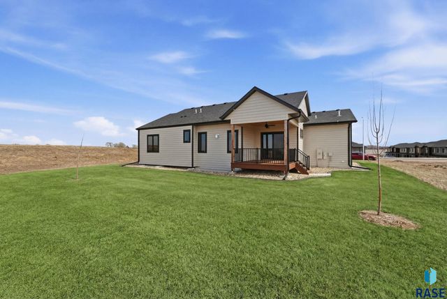 405 N Sunshine Ave Avenue, Brandon, SD 57005