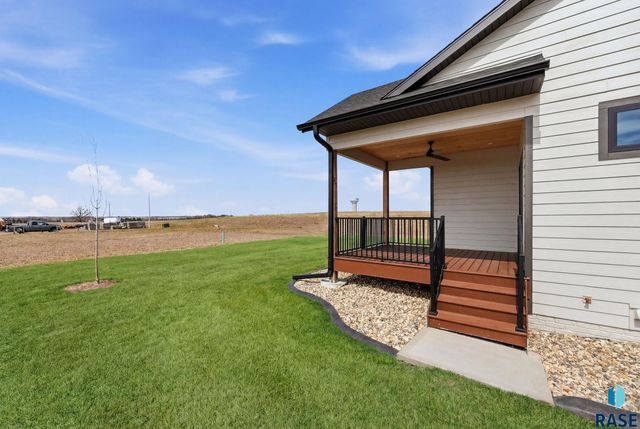 405 N Sunshine Ave Avenue, Brandon, SD 57005