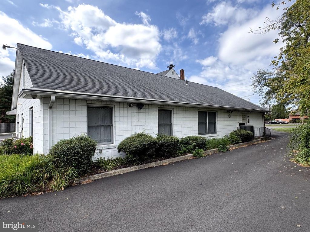 2020 BRUNSWICK AVE, LAWRENCE TWP, NJ 08648 — photo 3