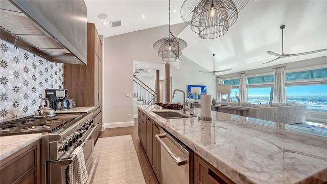 95 52ND STREET, Holmes Beach, FL 34217