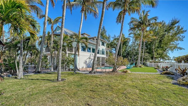 95 52ND STREET, Holmes Beach, FL 34217