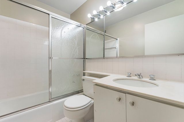 5455 N Sheridan Road 707, Chicago, IL 60640