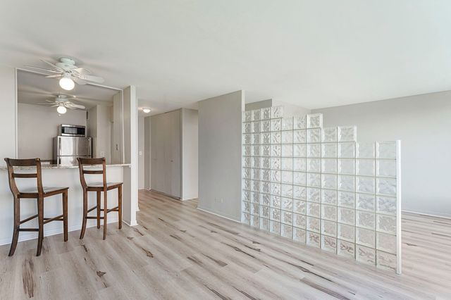 5455 N Sheridan Road 707, Chicago, IL 60640