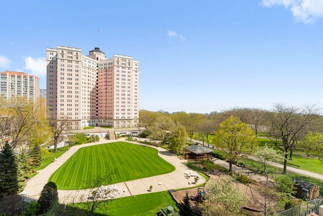 5455 N Sheridan Road 707, Chicago, IL 60640