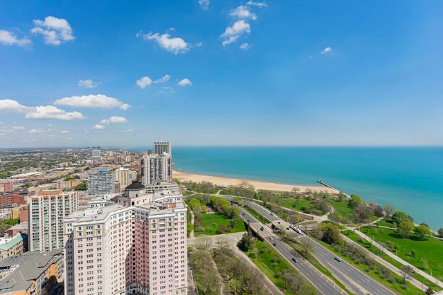 5455 N Sheridan Road 707, Chicago, IL 60640
