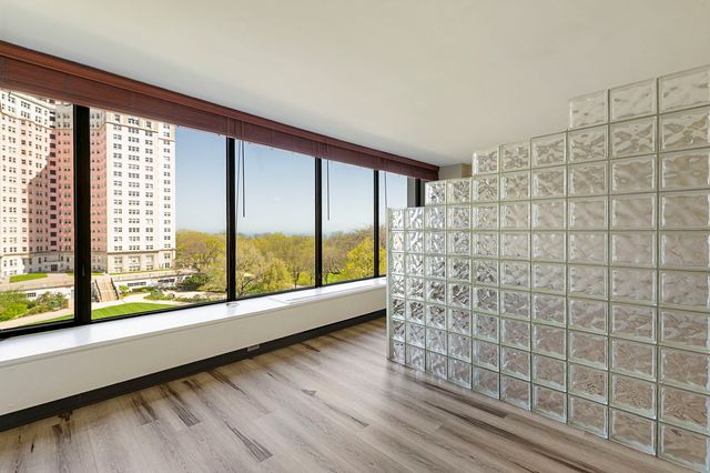 5455 N Sheridan Road 707, Chicago, IL 60640