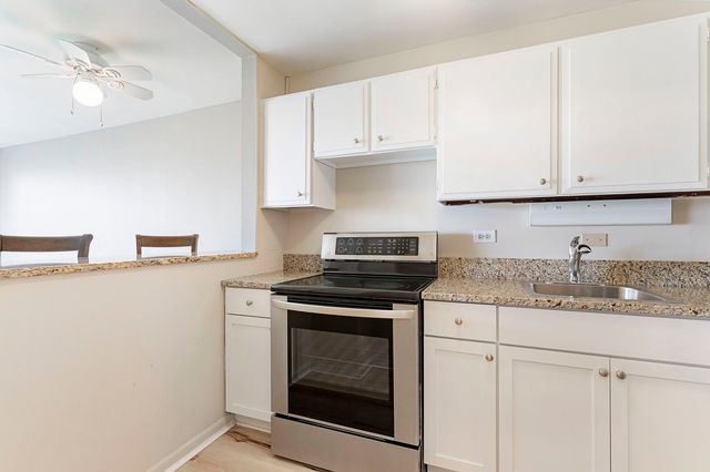 5455 N Sheridan Road 707, Chicago, IL 60640