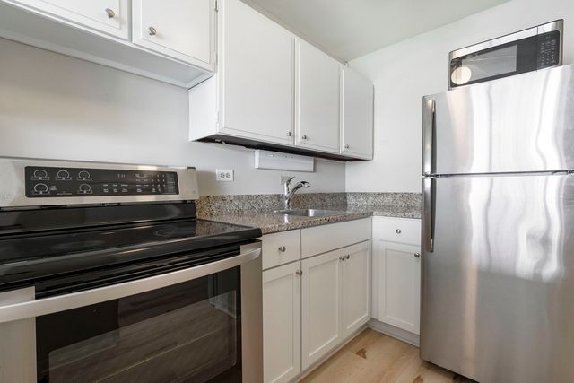5455 N Sheridan Road 707, Chicago, IL 60640
