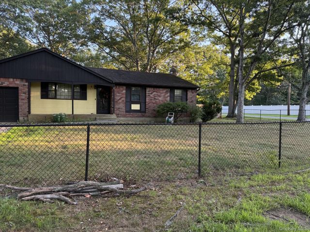 44 Plum Street, Central Islip, NY 11722