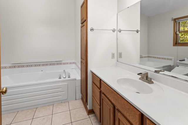 W183N6023 Lost Pond COURT, Menomonee Falls, WI 53051