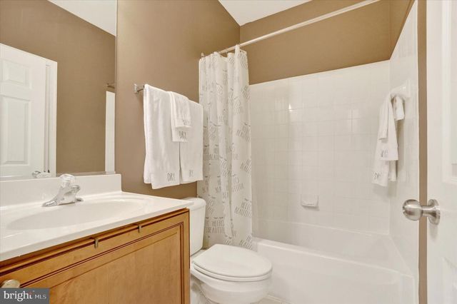 1015 NUGENT WAY, York, PA 17402